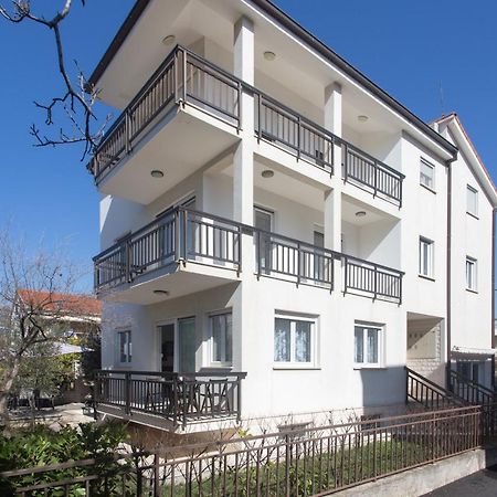 Apartments Villa Japeri คาชเตลา ภายนอก รูปภาพ